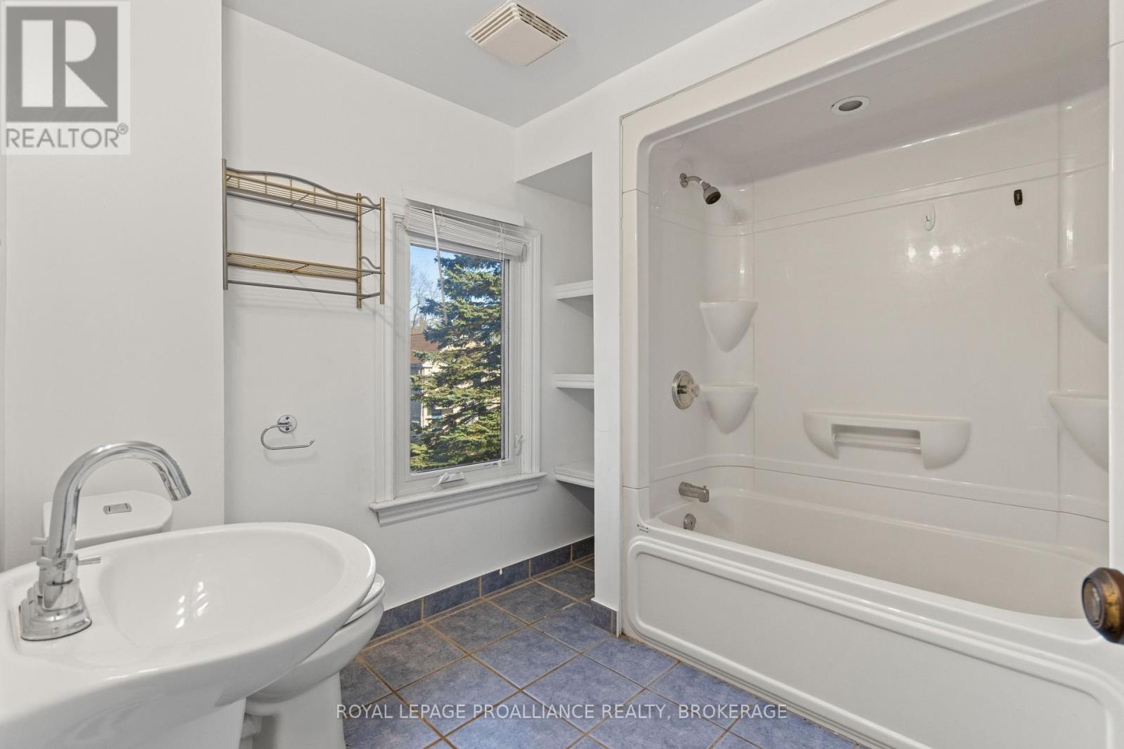 322 Collingwood Street, Kingston, Ontario  K7L 3Y2 - Photo 16 - X12506868