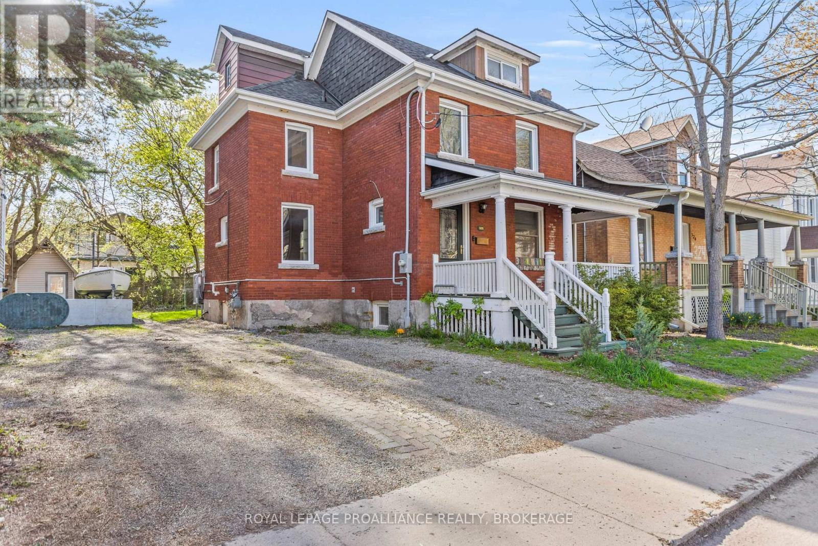 322 Collingwood Street, Kingston, Ontario  K7L 3Y2 - Photo 2 - X12506868