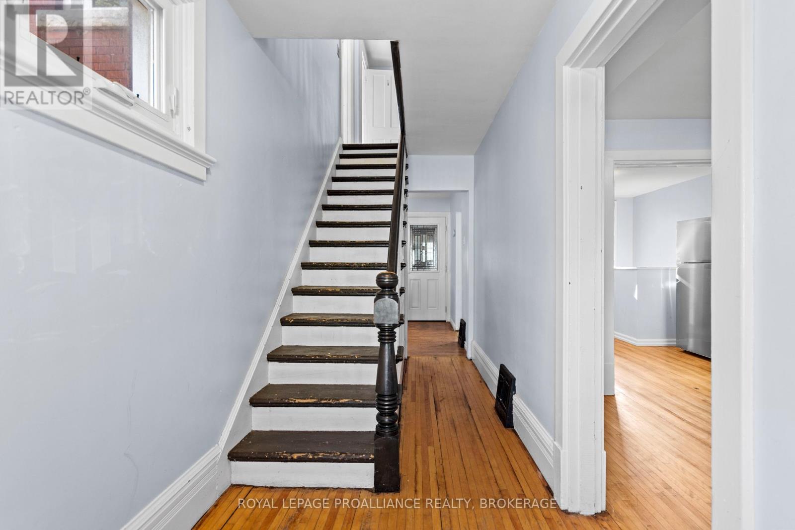 322 Collingwood Street, Kingston, Ontario  K7L 3Y2 - Photo 5 - X12506868