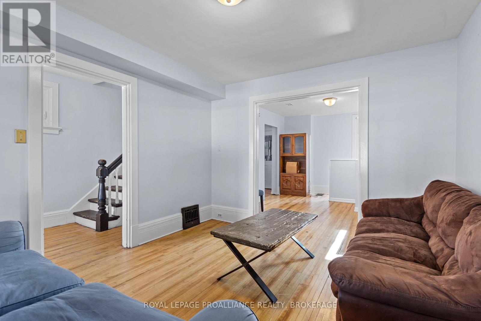 322 Collingwood Street, Kingston, Ontario  K7L 3Y2 - Photo 8 - X12506868