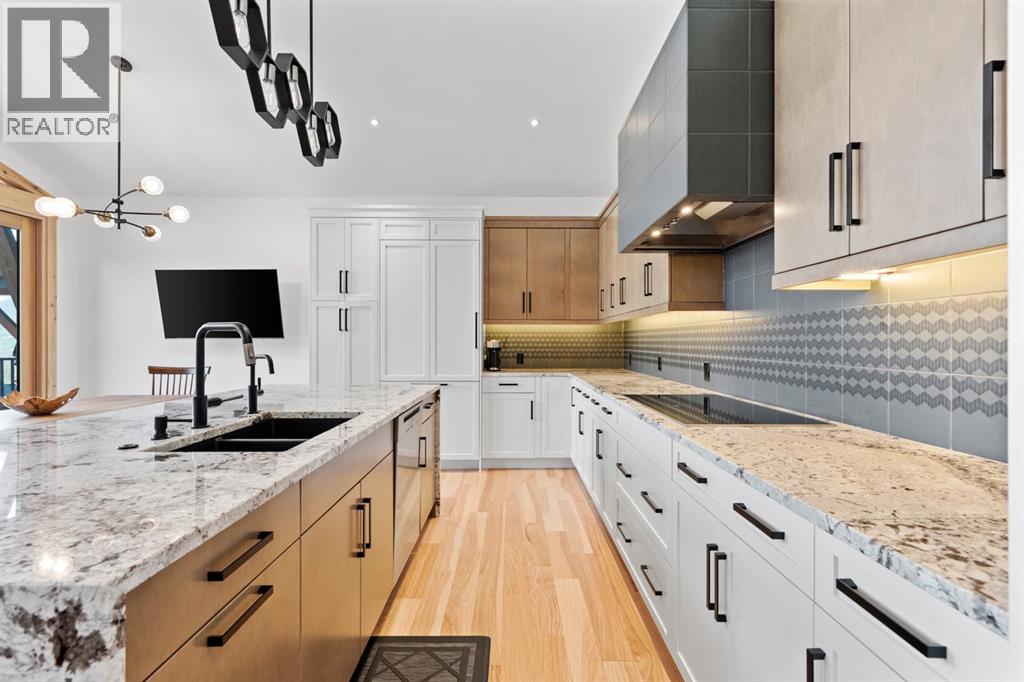 232 Stewart Creek Rise, Canmore, Alberta  T1W 0L8 - Photo 4 - A2252436