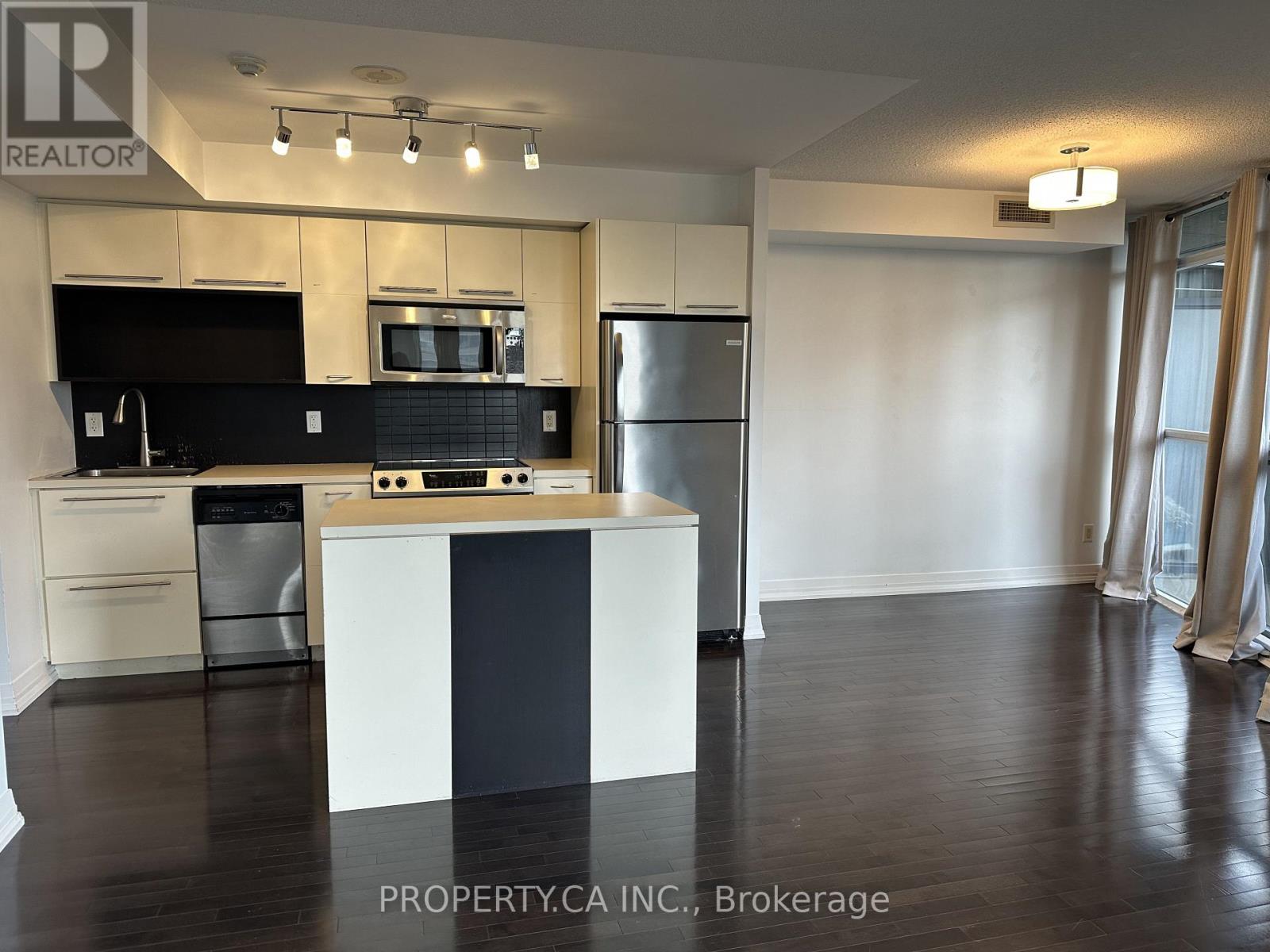 1307 - 21 Carlton Street, Toronto, Ontario  M5B 1L3 - Photo 3 - C12505590