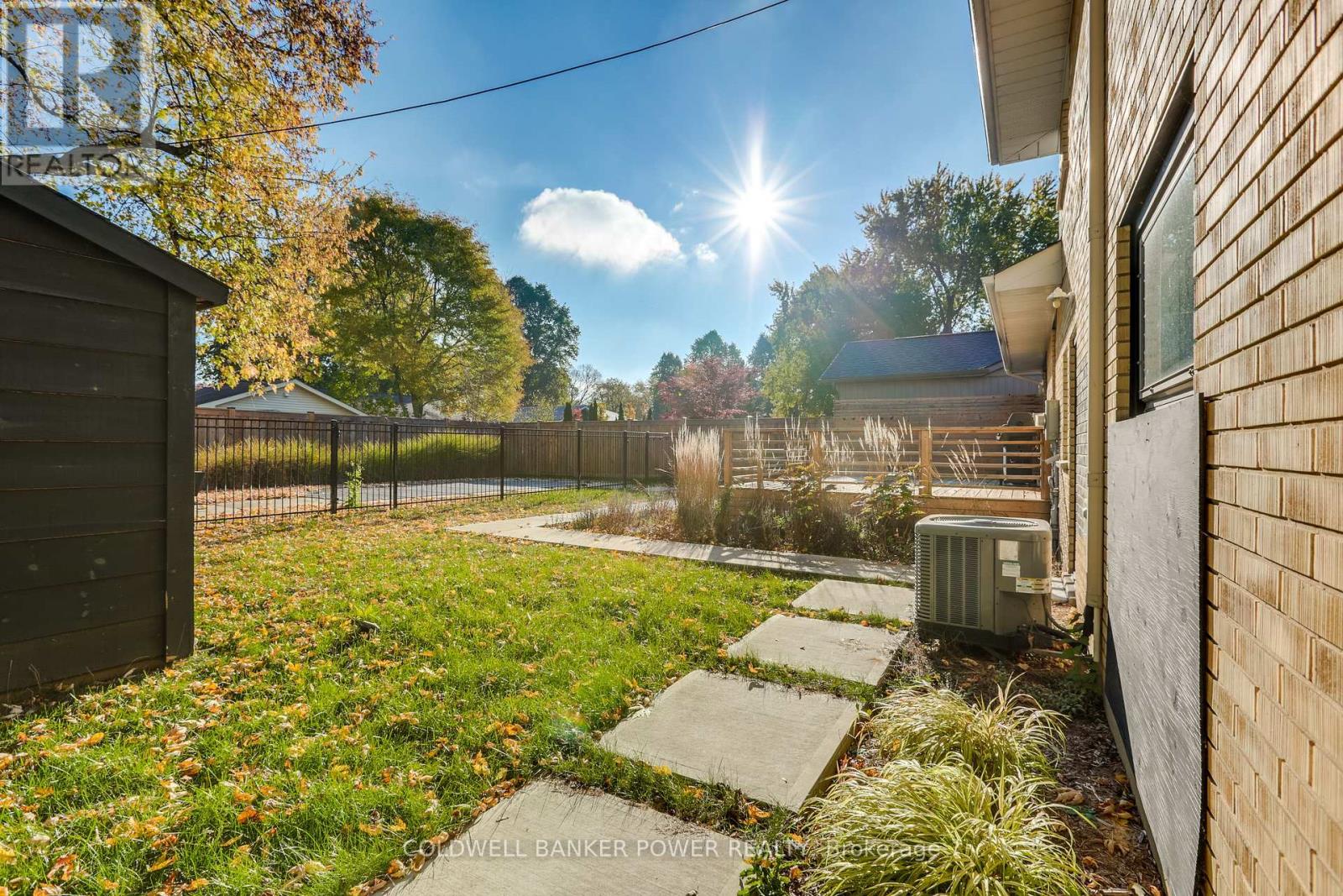 14 Mcleod Crescent, London North, Ontario  N5X 1S8 - Photo 38 - X12506660