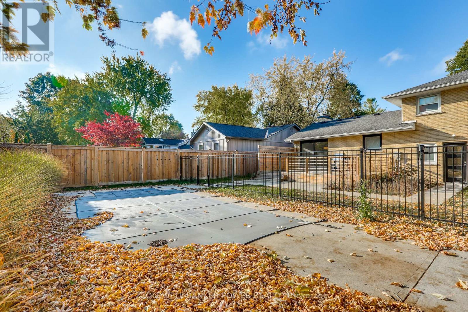 14 Mcleod Crescent, London North, Ontario  N5X 1S8 - Photo 46 - X12506660