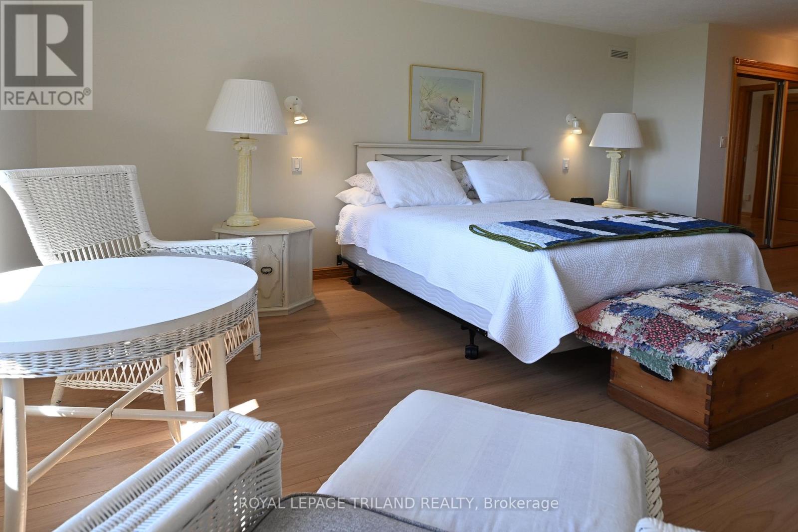 7154 Talbot Trail, Chatham-Kent, Ontario  N0P 1A0 - Photo 16 - X12506662