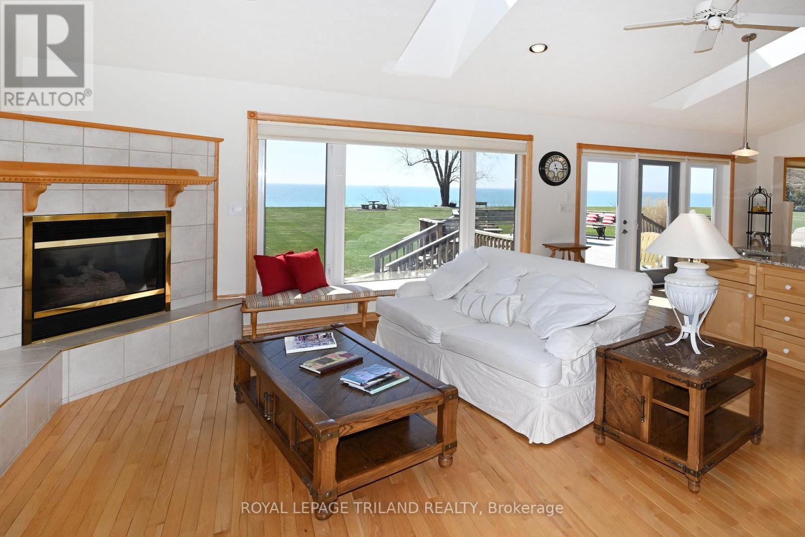 7154 Talbot Trail, Chatham-Kent, Ontario  N0P 1A0 - Photo 5 - X12506662