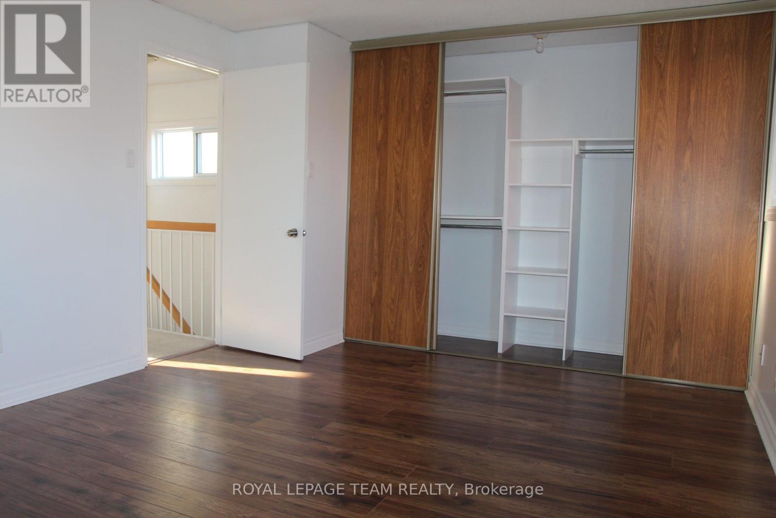 322 Des Epinettes Avenue, Ottawa, Ontario  K1E 2L6 - Photo 12 - X12240332