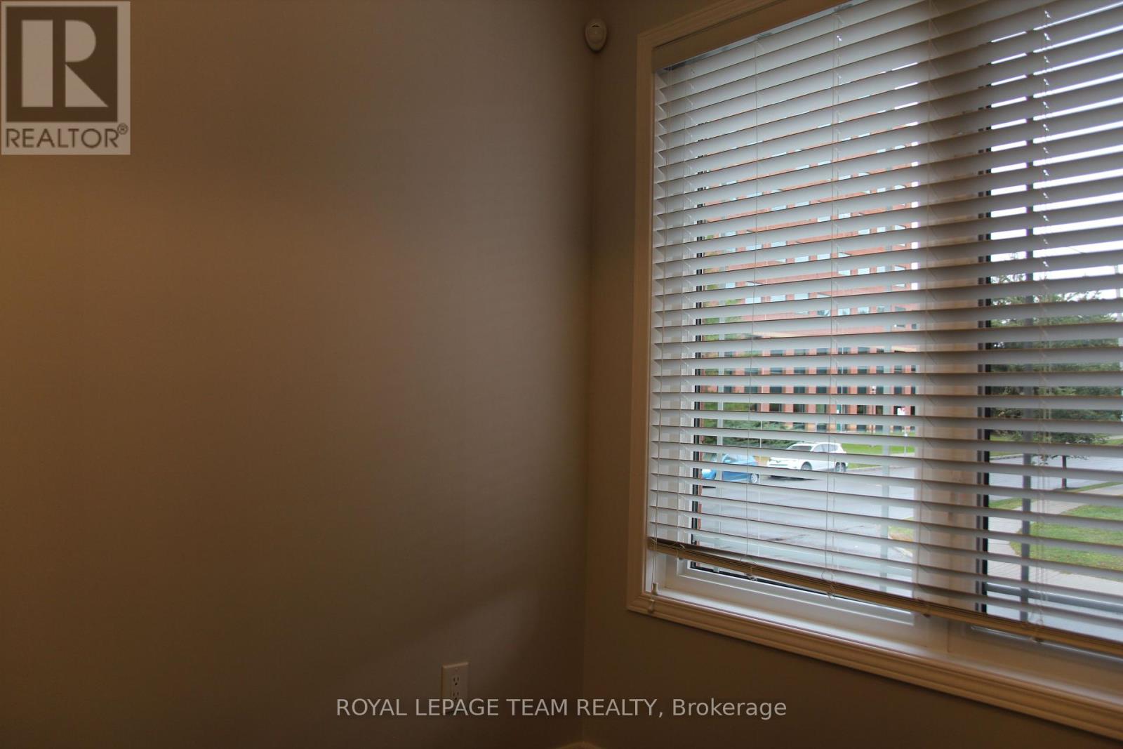 322 Des Epinettes Avenue, Ottawa, Ontario  K1E 2L6 - Photo 19 - X12240332