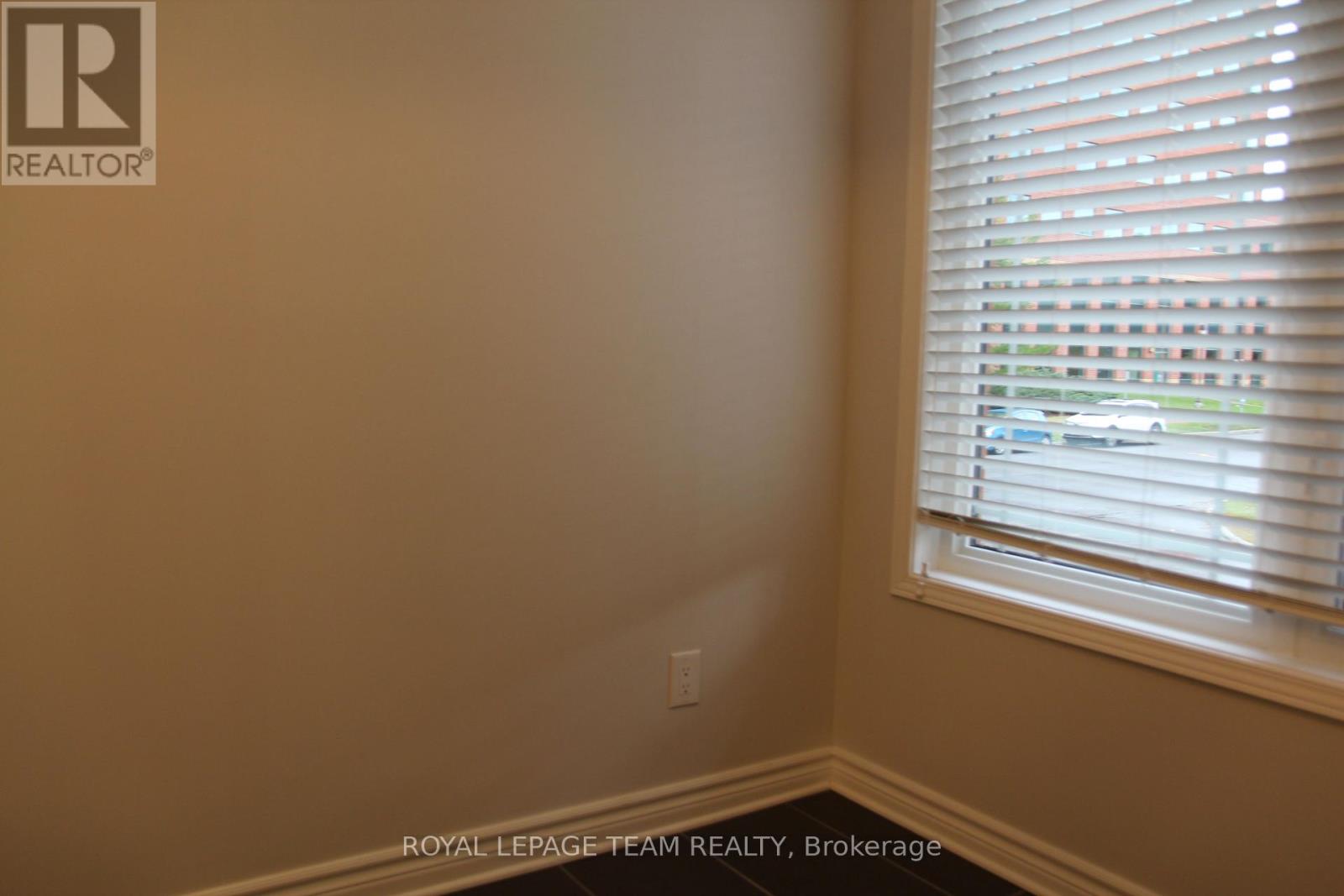 322 Des Epinettes Avenue, Ottawa, Ontario  K1E 2L6 - Photo 20 - X12240332