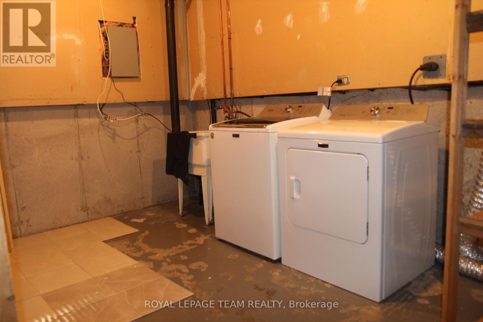 322 Des Epinettes Avenue, Ottawa, Ontario  K1E 2L6 - Photo 21 - X12240332