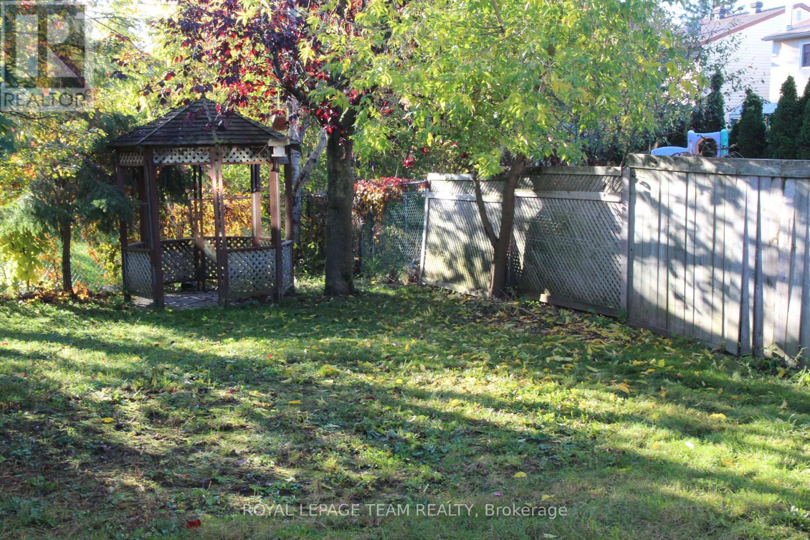 322 Des Epinettes Avenue, Ottawa, Ontario  K1E 2L6 - Photo 23 - X12240332