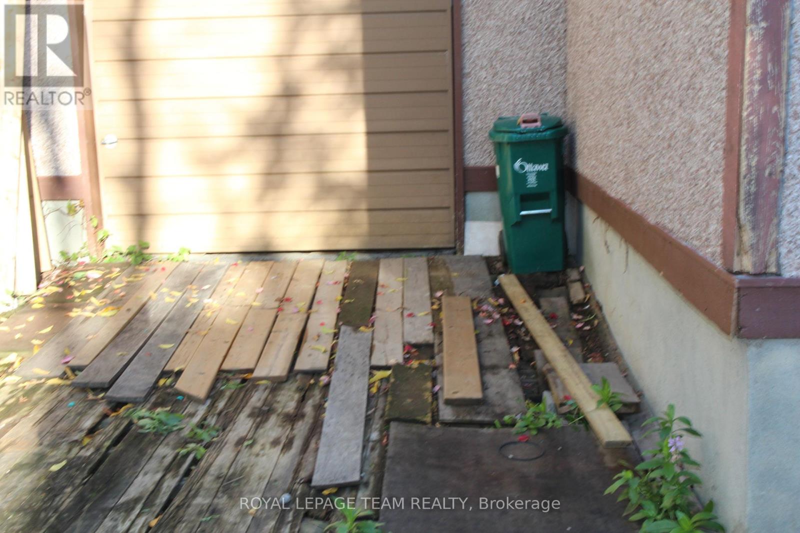 322 Des Epinettes Avenue, Ottawa, Ontario  K1E 2L6 - Photo 24 - X12240332