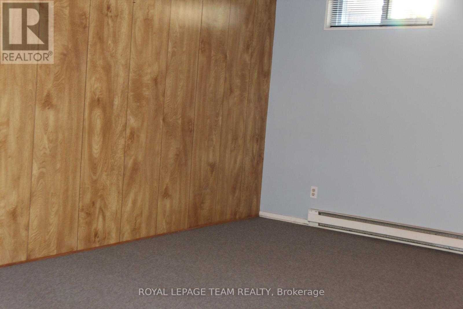 322 Des Epinettes Avenue, Ottawa, Ontario  K1E 2L6 - Photo 7 - X12240332