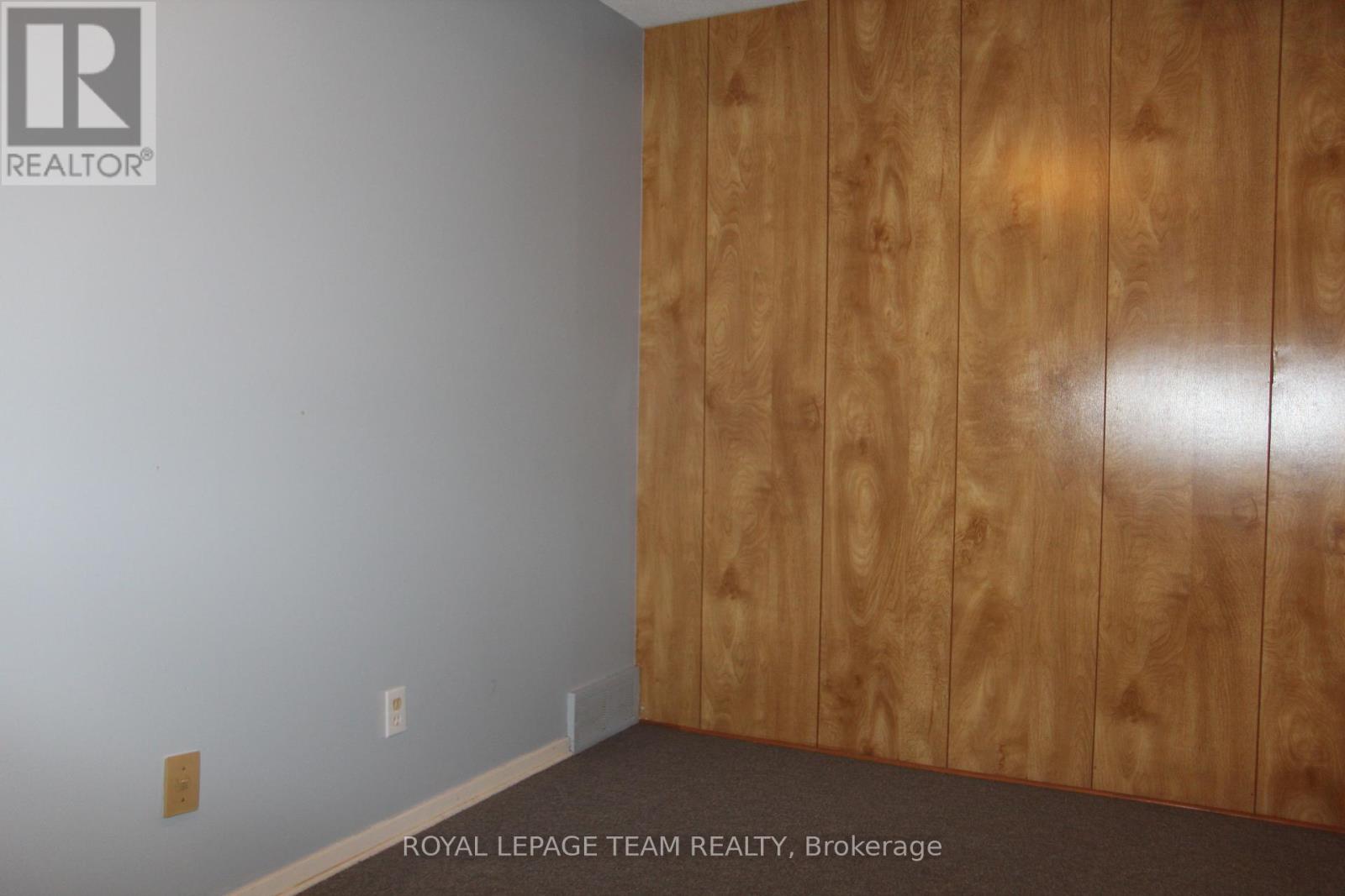 322 Des Epinettes Avenue, Ottawa, Ontario  K1E 2L6 - Photo 9 - X12240332