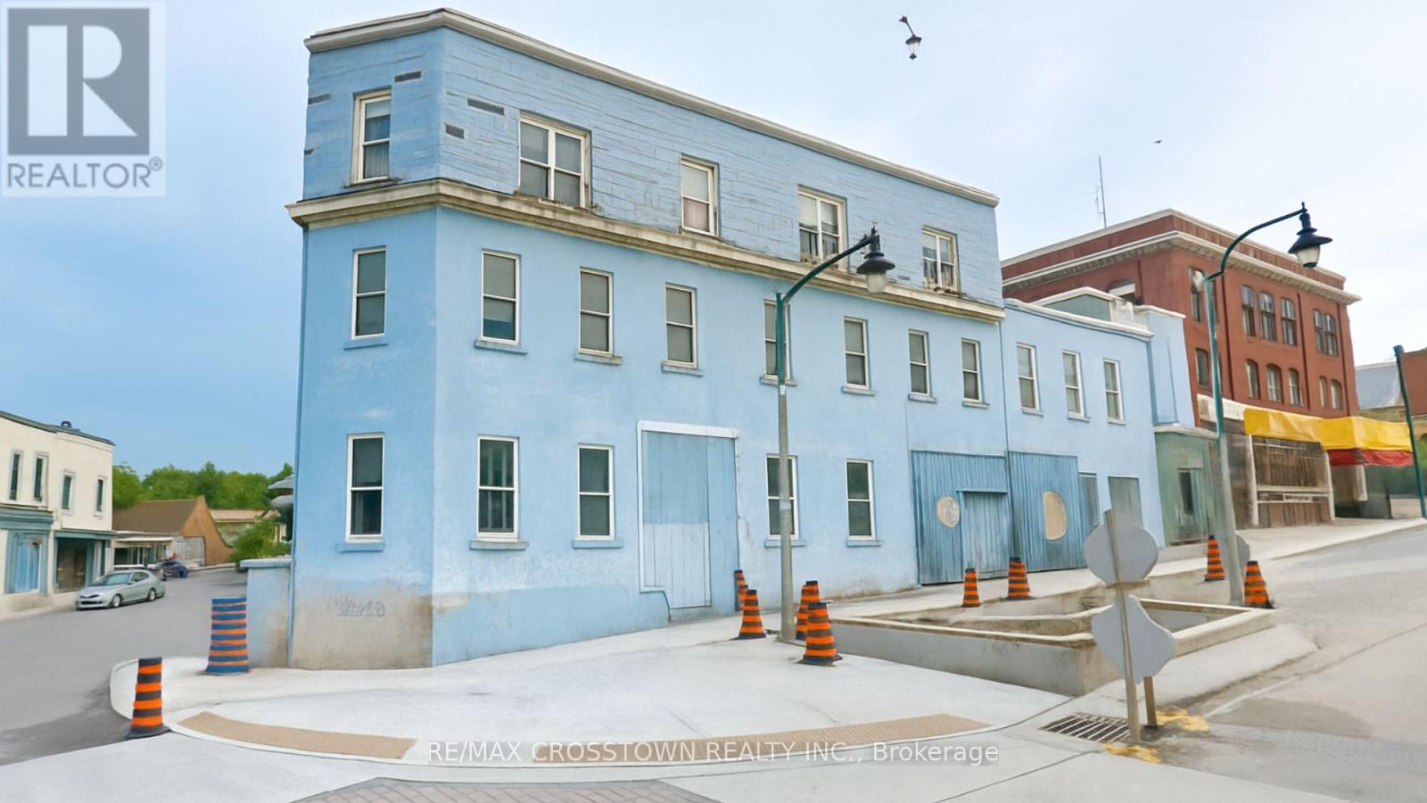 59 Main Street, Penetanguishene, Ontario  L9M 1S8 - Photo 2 - S12506528