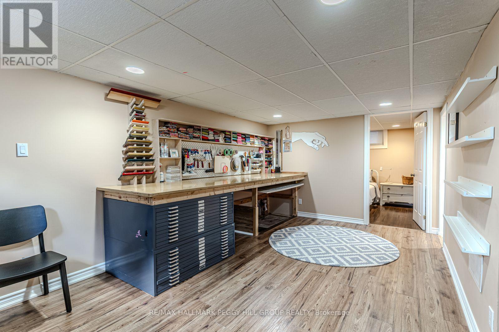 5 Newton Street, Barrie (Wellington), Ontario  L4M 3N2 - Photo 9 - S12506548