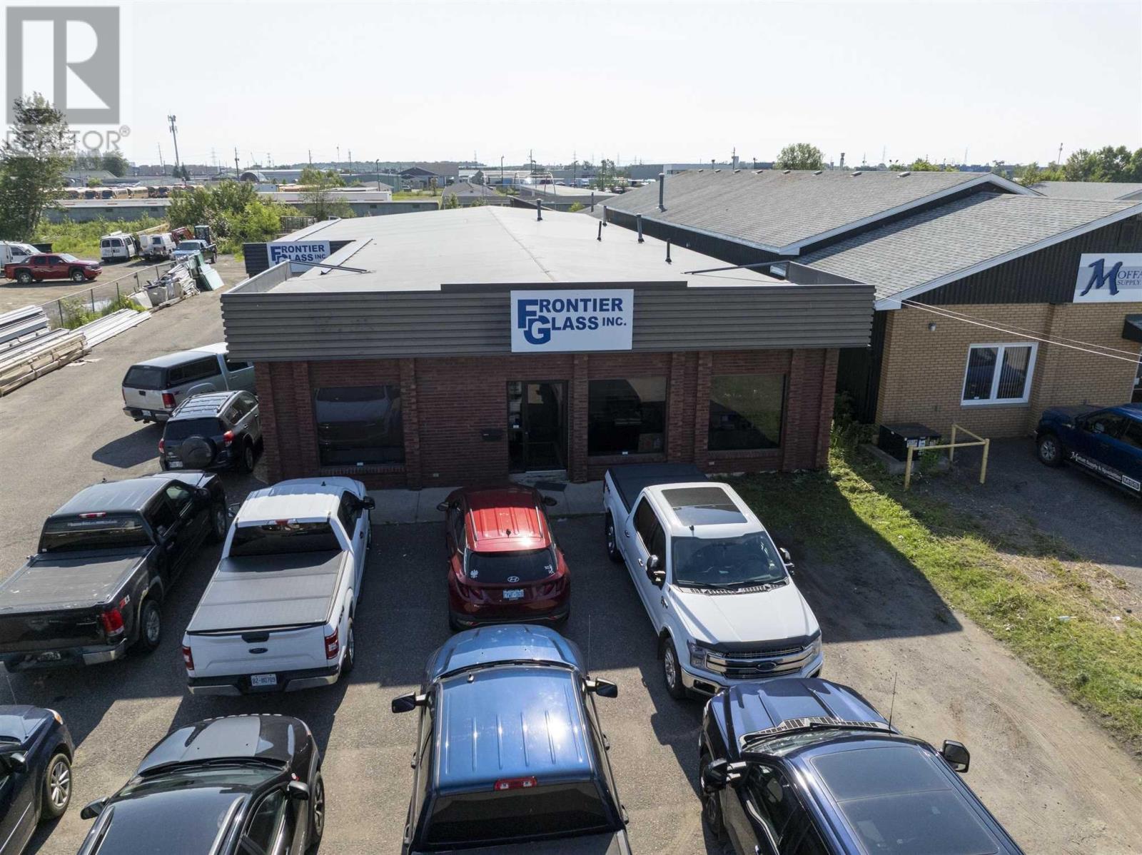 1125 Russel St, Thunder Bay, Ontario P7B 5M6 - Photo 3 - TB253078