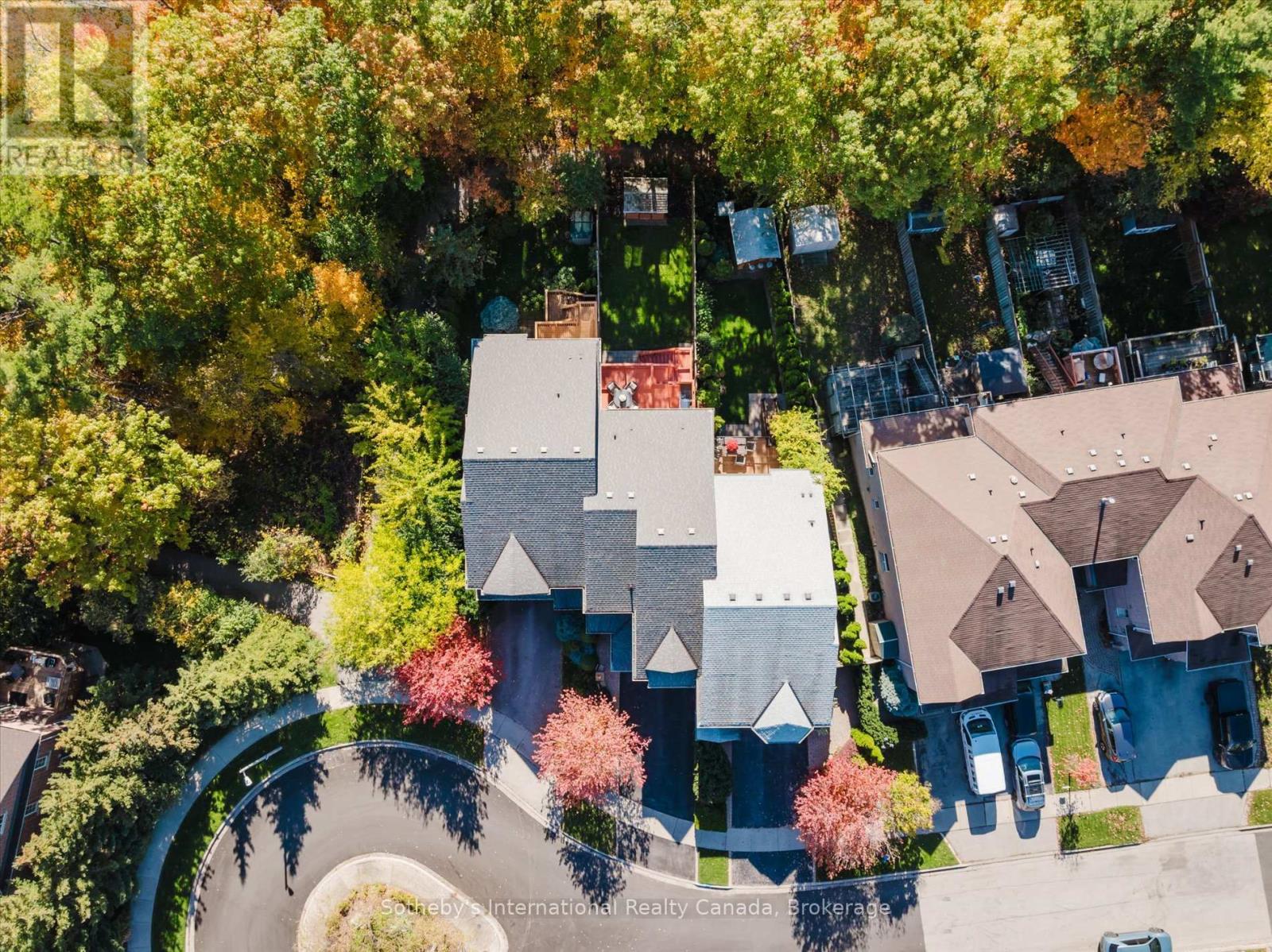 319 Ravineview Way, Oakville, Ontario L6H 6S6 - Photo 2 - W12506726