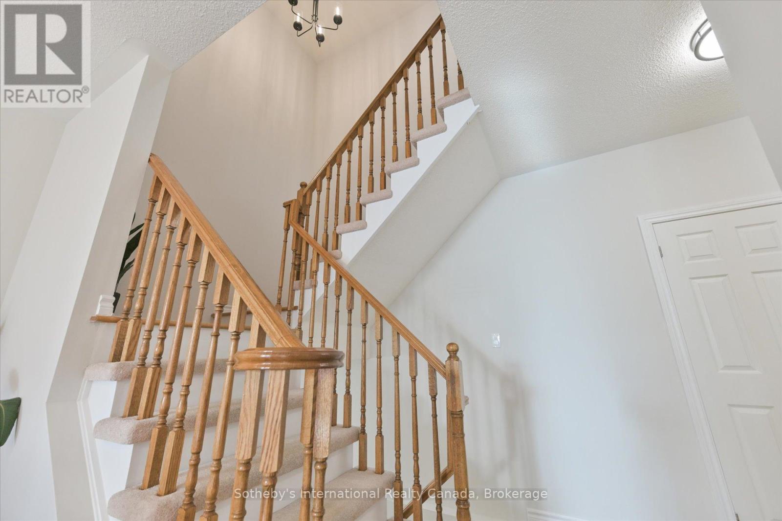 319 Ravineview Way, Oakville, Ontario L6H 6S6 - Photo 20 - W12506726