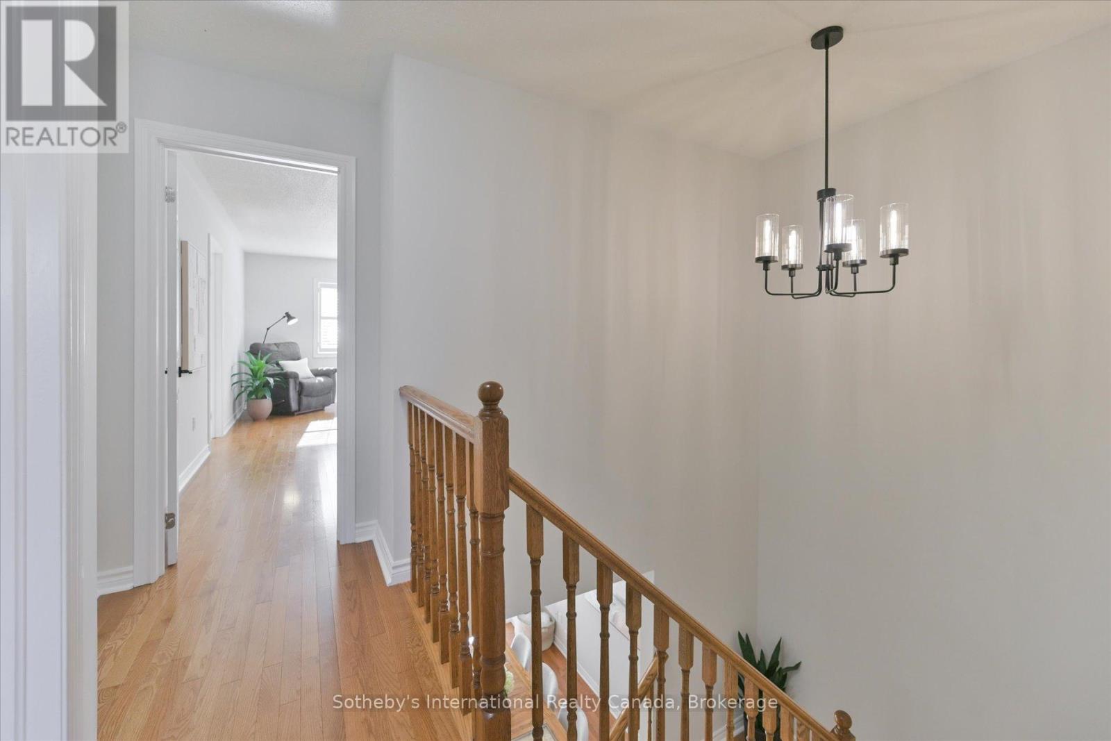 319 Ravineview Way, Oakville, Ontario L6H 6S6 - Photo 21 - W12506726