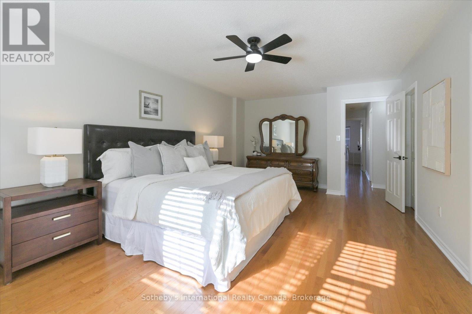 319 Ravineview Way, Oakville, Ontario L6H 6S6 - Photo 24 - W12506726