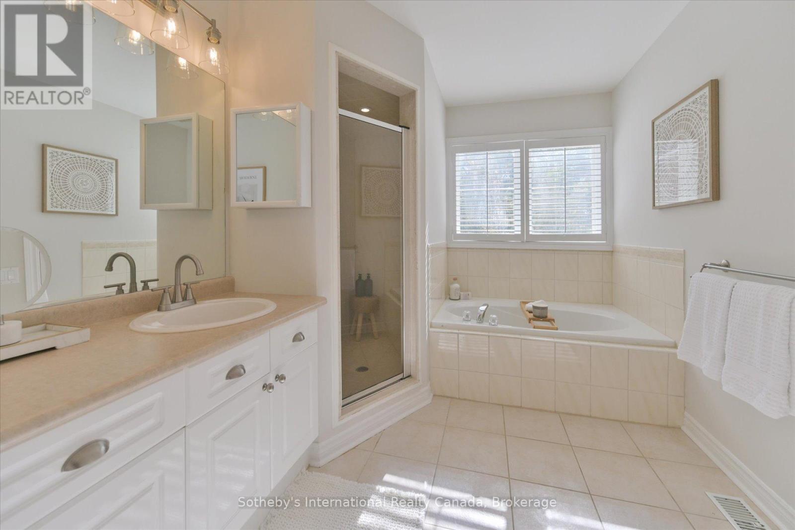 319 Ravineview Way, Oakville, Ontario L6H 6S6 - Photo 26 - W12506726