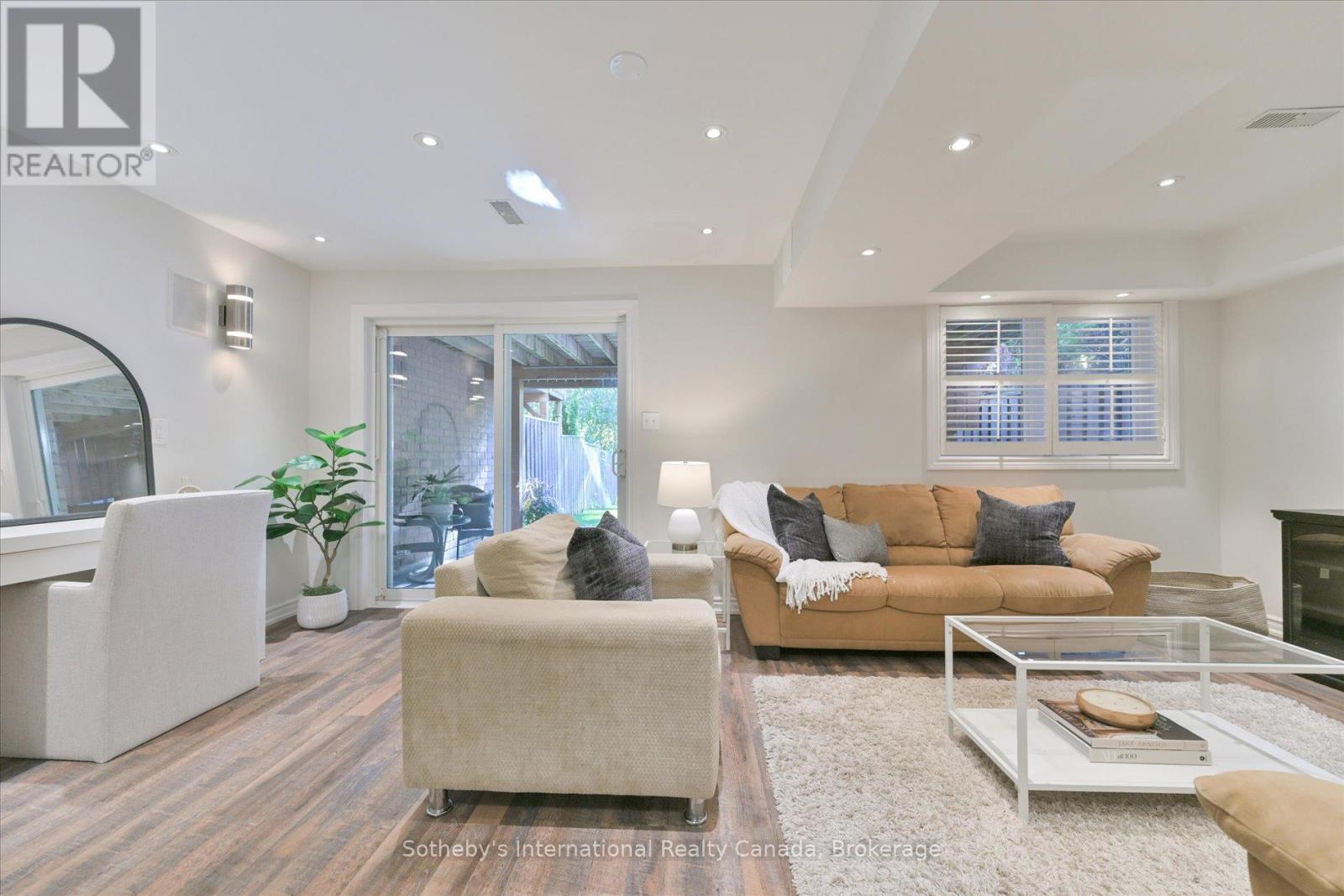 319 Ravineview Way, Oakville, Ontario L6H 6S6 - Photo 34 - W12506726