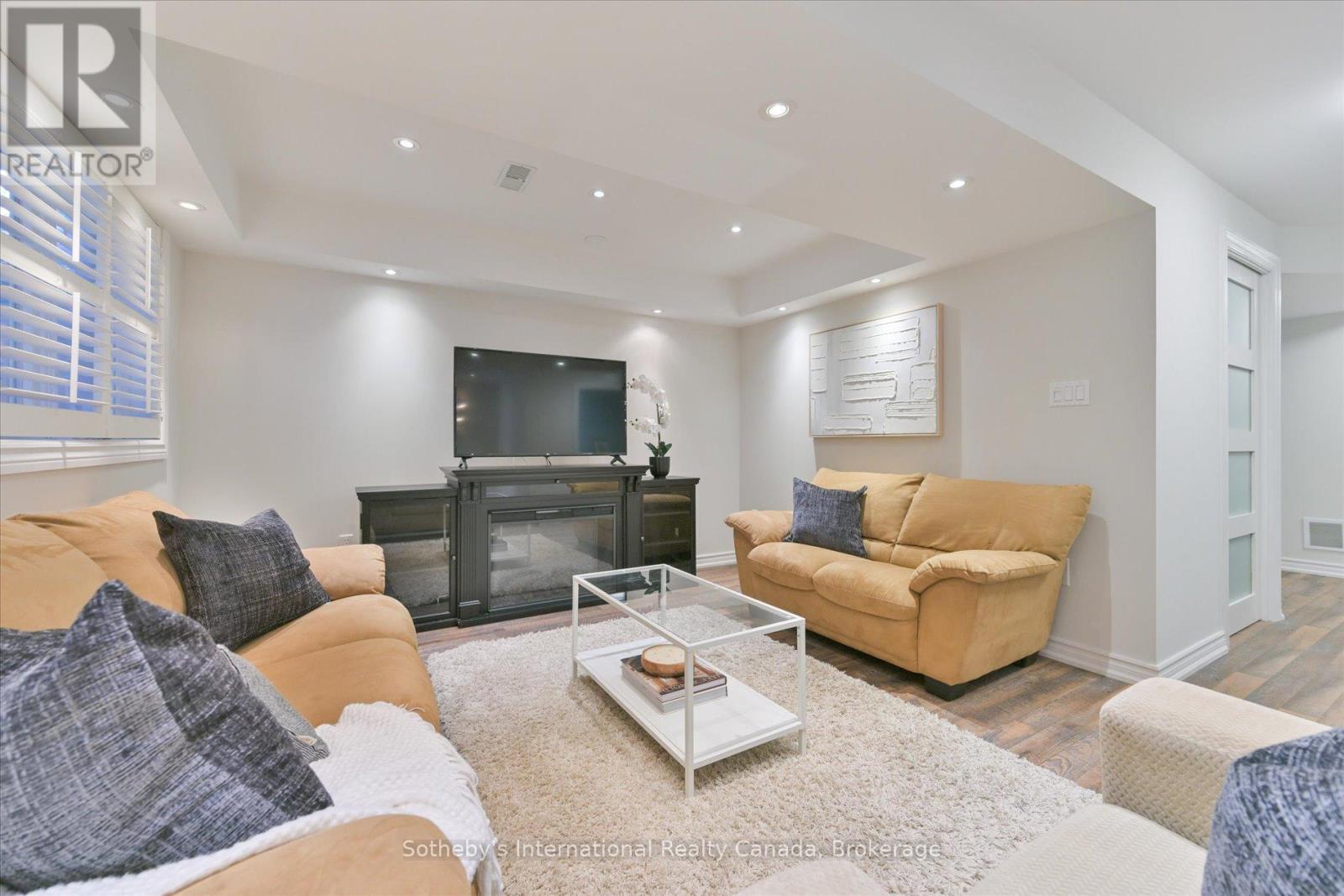 319 Ravineview Way, Oakville, Ontario L6H 6S6 - Photo 37 - W12506726