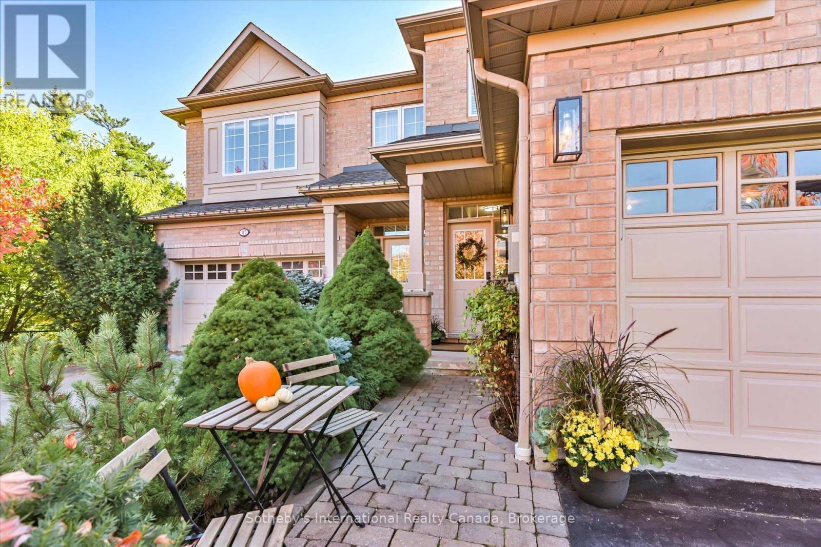 319 Ravineview Way, Oakville, Ontario L6H 6S6 - Photo 5 - W12506726