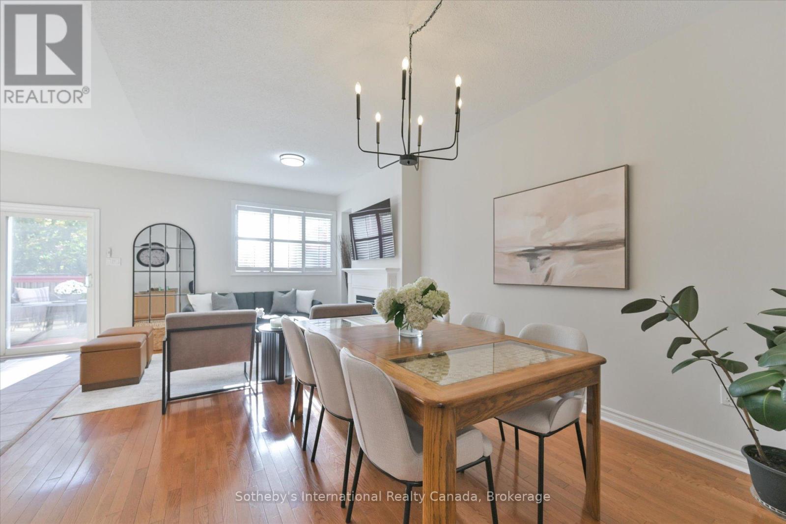 319 Ravineview Way, Oakville, Ontario L6H 6S6 - Photo 8 - W12506726