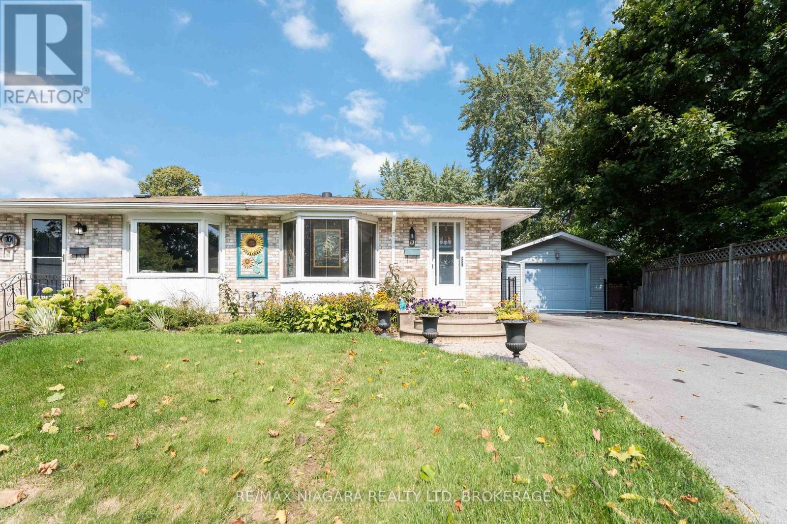 8 Huntingwood Gate, St. Catharines (Lakeport), Ontario  L2N 4J9 - Photo 3 - X12506684