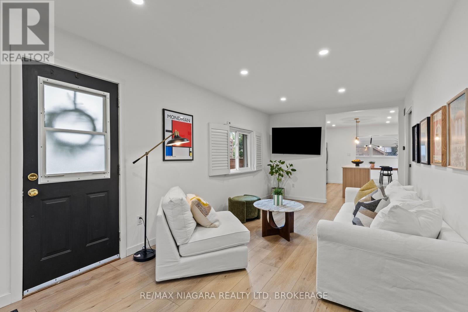 9 Shelley Avenue, St. Catharines (Port Dalhousie), Ontario  L2N 5L4 - Photo 4 - X12506710