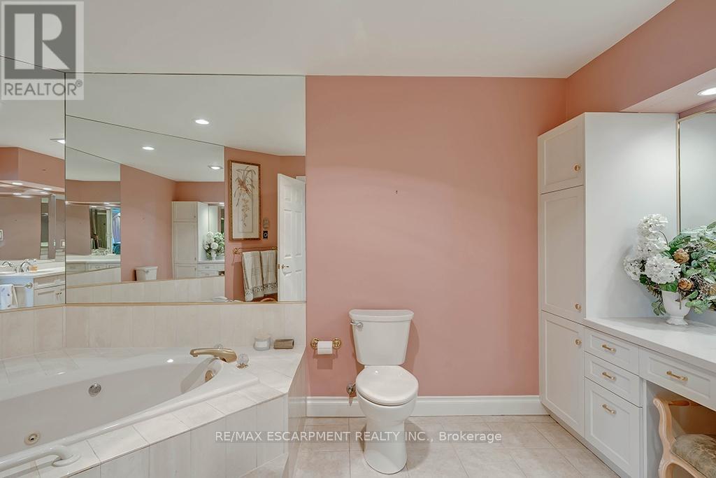 23 - 2220 Lakeshore Road, Burlington, Ontario  L7R 4G7 - Photo 33 - W12181873