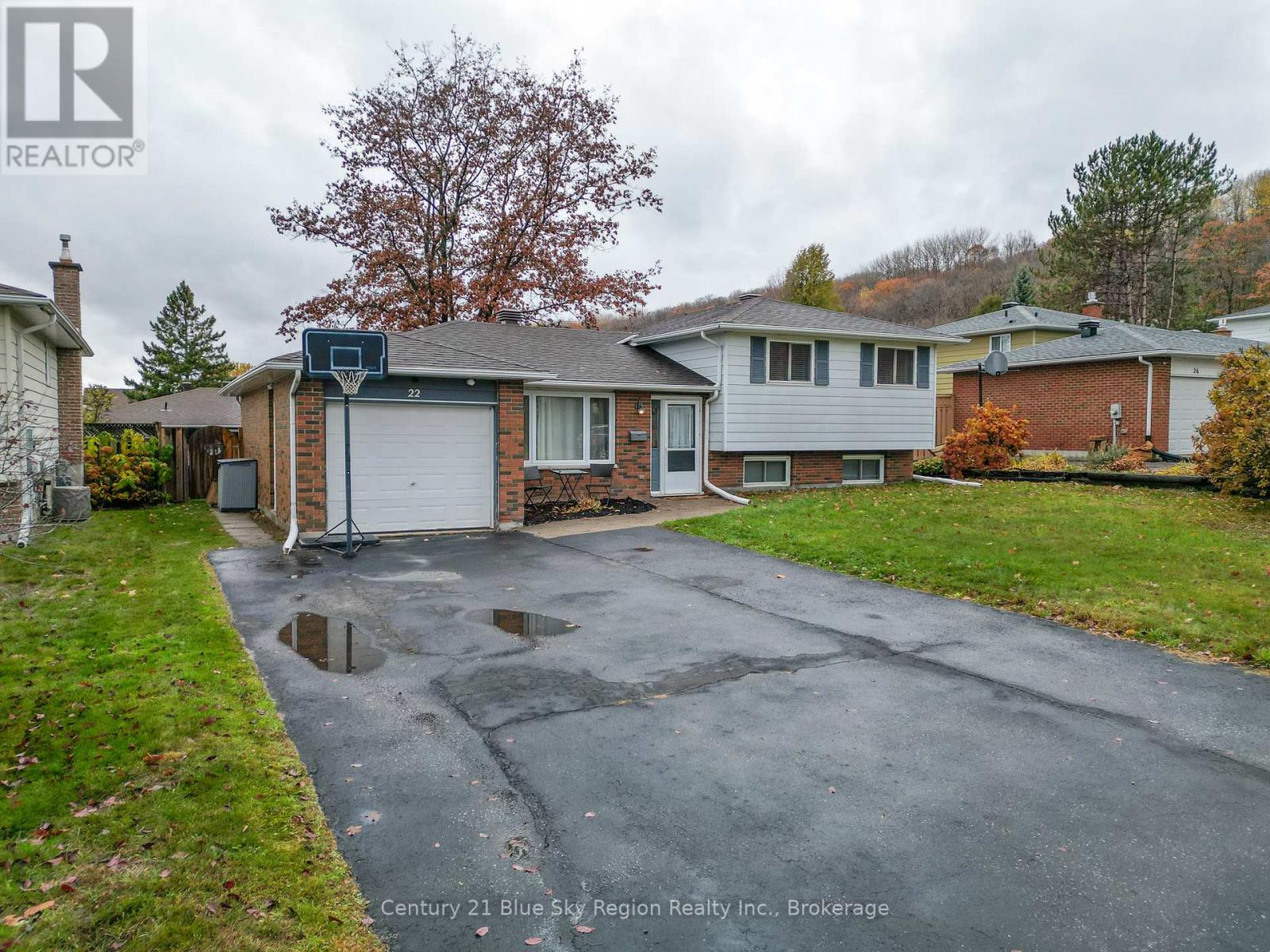 22 Kathryn Crescent, North Bay, Ontario P1B 8P4 - Photo 3 - X12506716