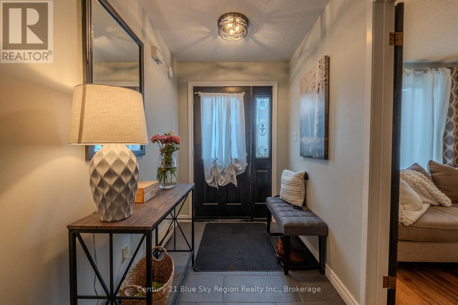 22 Kathryn Crescent, North Bay, Ontario P1B 8P4 - Photo 4 - X12506716