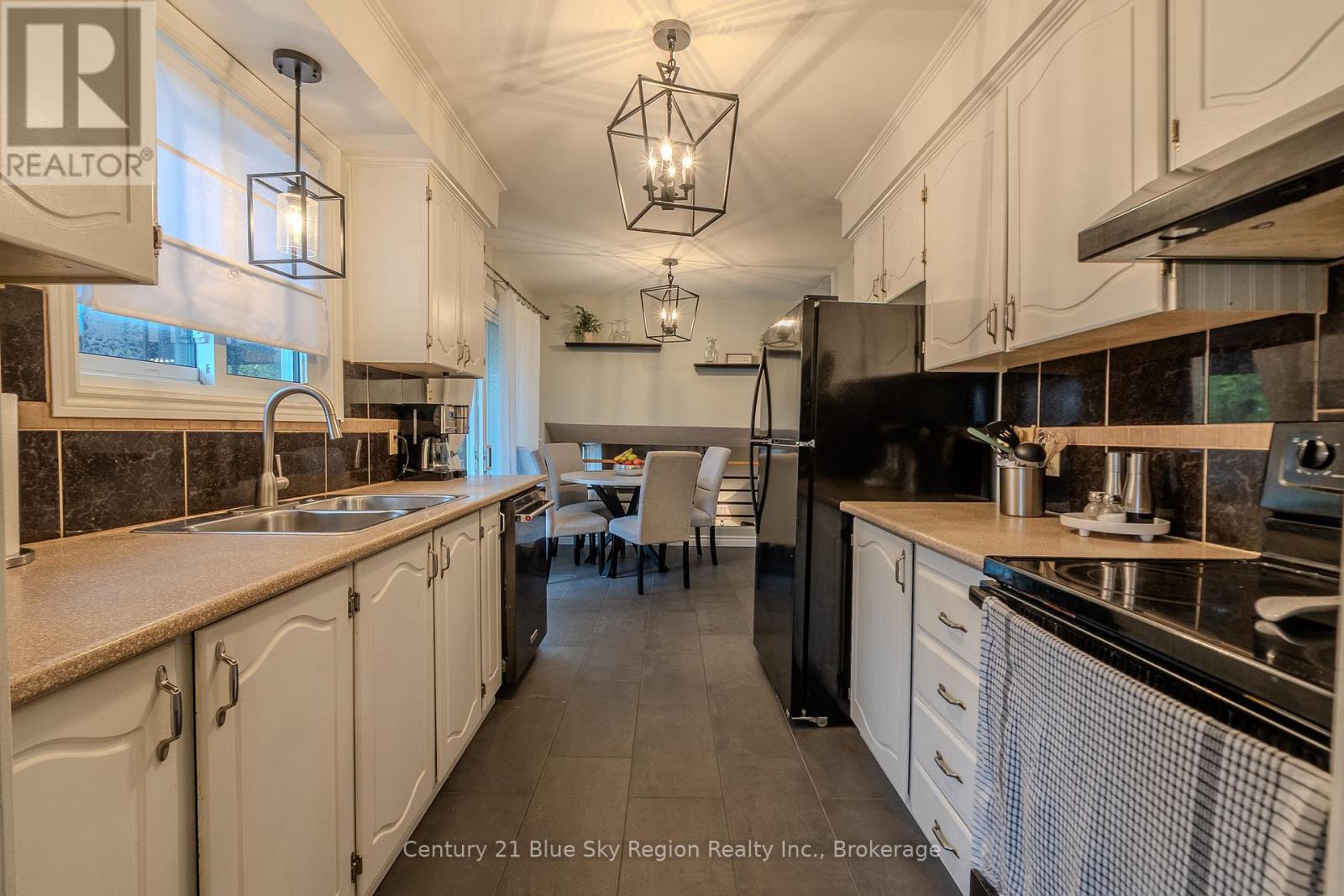 22 Kathryn Crescent, North Bay, Ontario P1B 8P4 - Photo 5 - X12506716