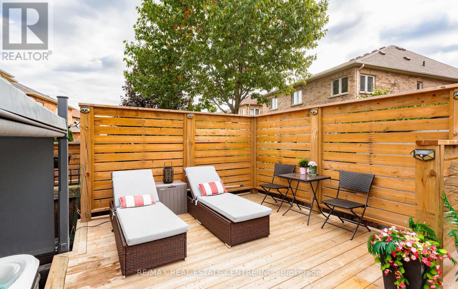 26 Saint Hubert Drive, Brampton, Ontario  L6P 1V7 - Photo 6 - W12506454