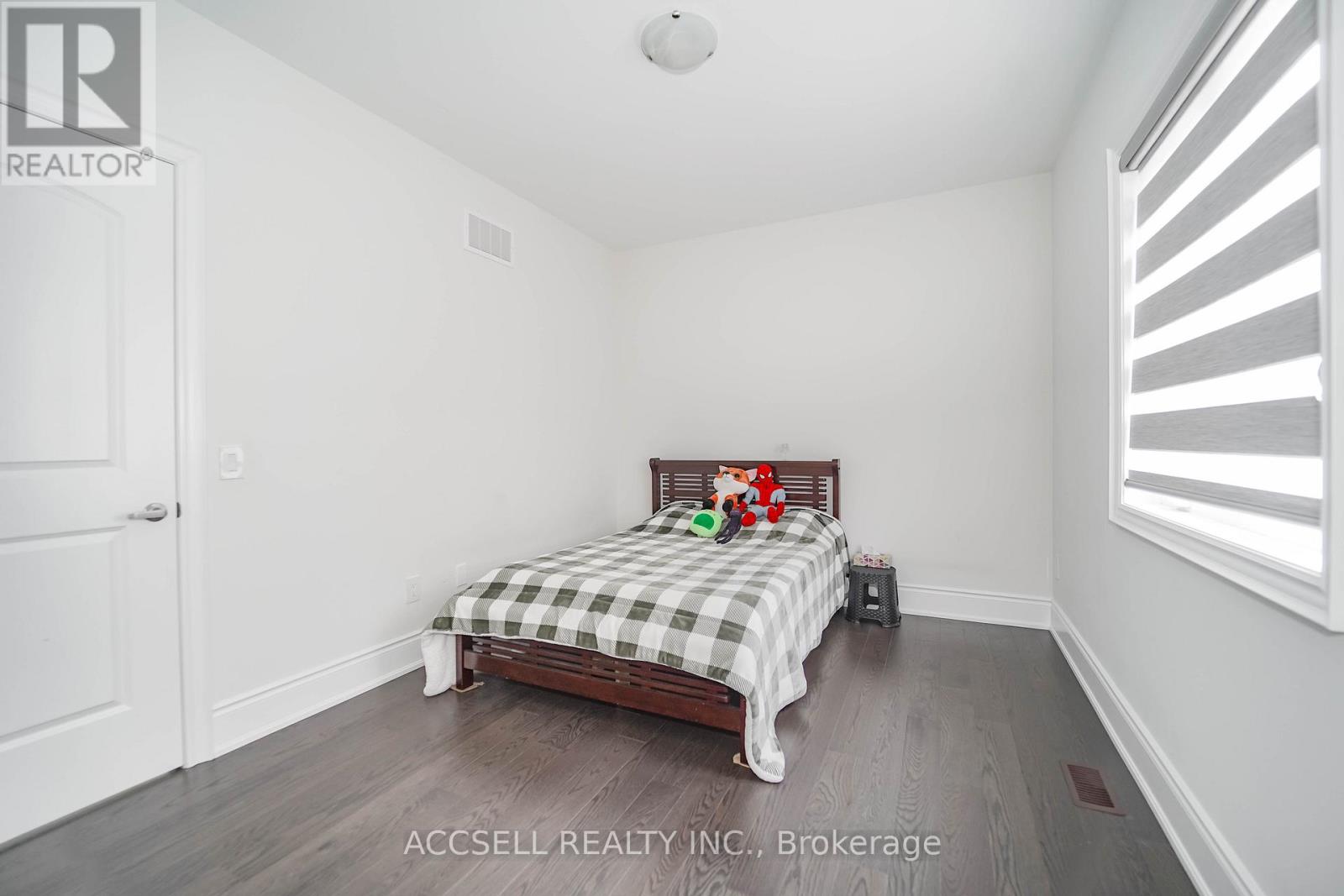 95 James Walker Avenue, Caledon, Ontario  L7C 4N1 - Photo 28 - W12506462