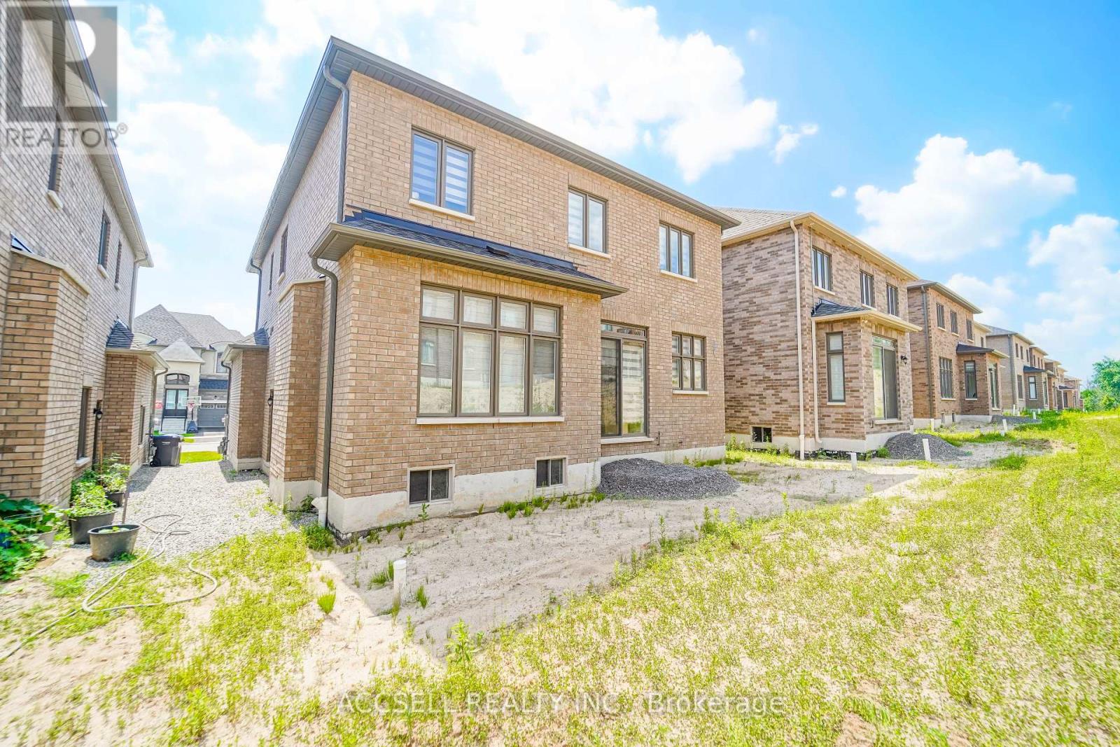 95 James Walker Avenue, Caledon, Ontario  L7C 4N1 - Photo 33 - W12506462