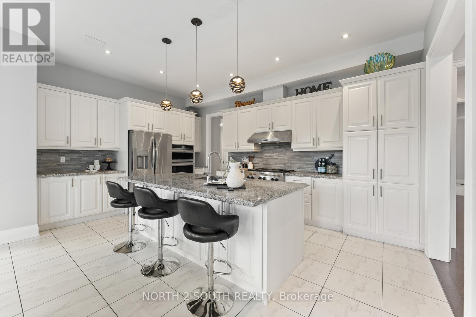 138 Degrey Drive, Brampton, Ontario L6P 4L7 - Photo 18 - W12506478