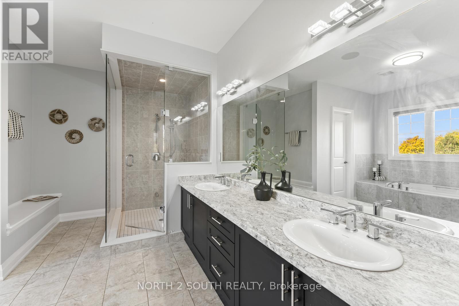 138 Degrey Drive, Brampton, Ontario L6P 4L7 - Photo 25 - W12506478