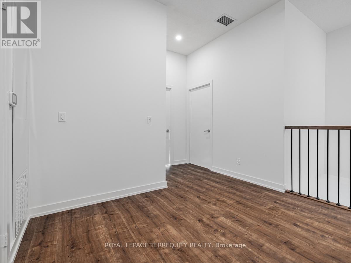 101 - 10 Wilby Crescent, Toronto, Ontario  M9N 0B6 - Photo 7 - W12506510