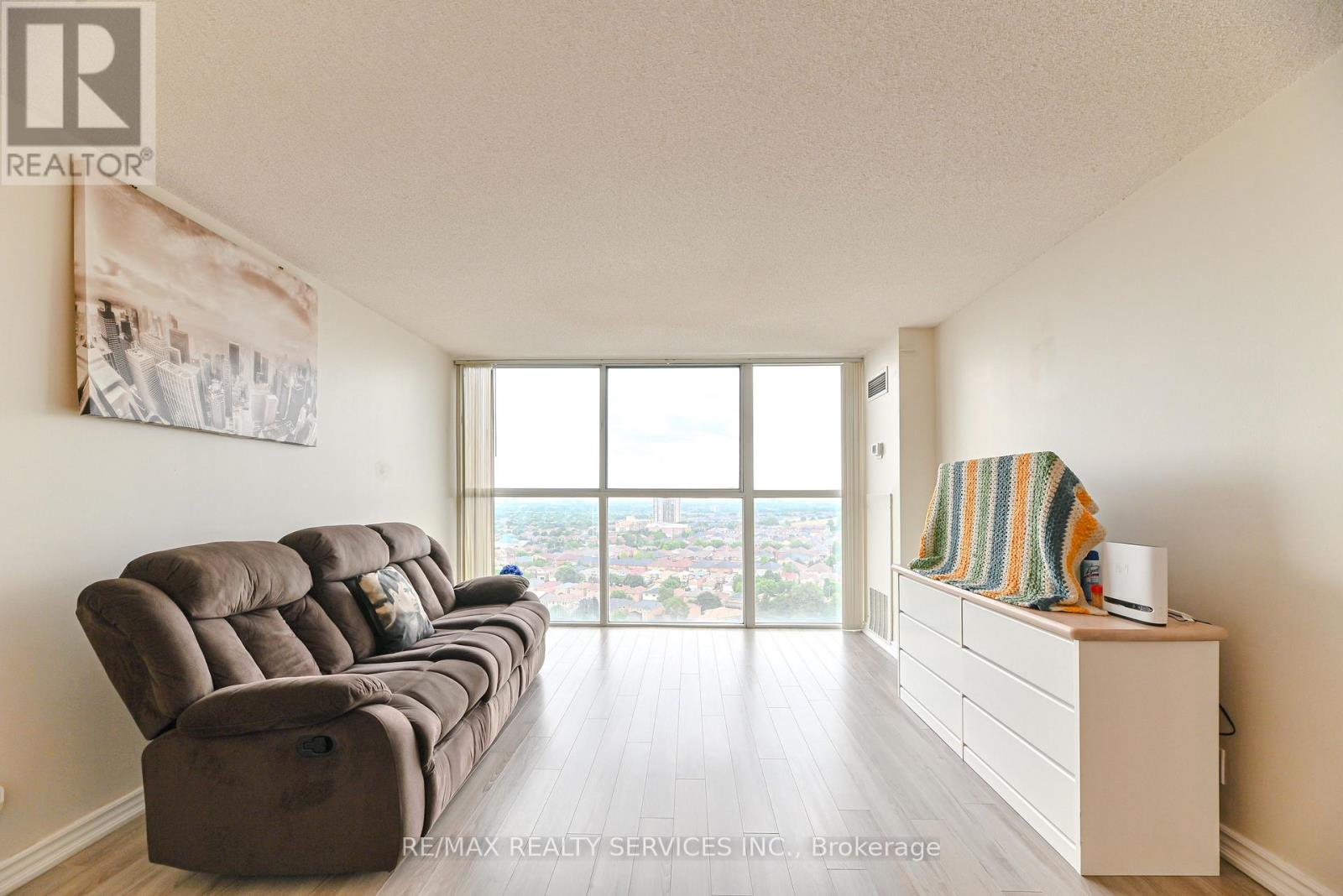 1911 - 35 Trailwood Drive, Mississauga, Ontario  L4Z 3K9 - Photo 14 - W12506526