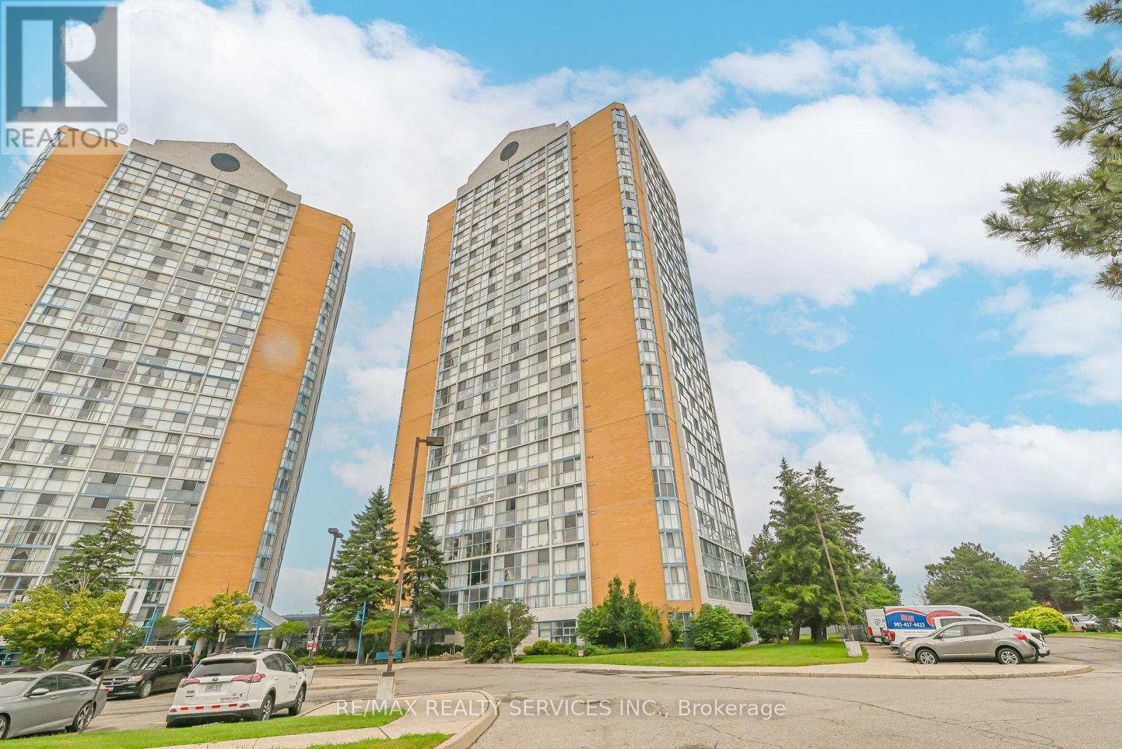 1911 - 35 Trailwood Drive, Mississauga, Ontario  L4Z 3K9 - Photo 2 - W12506526