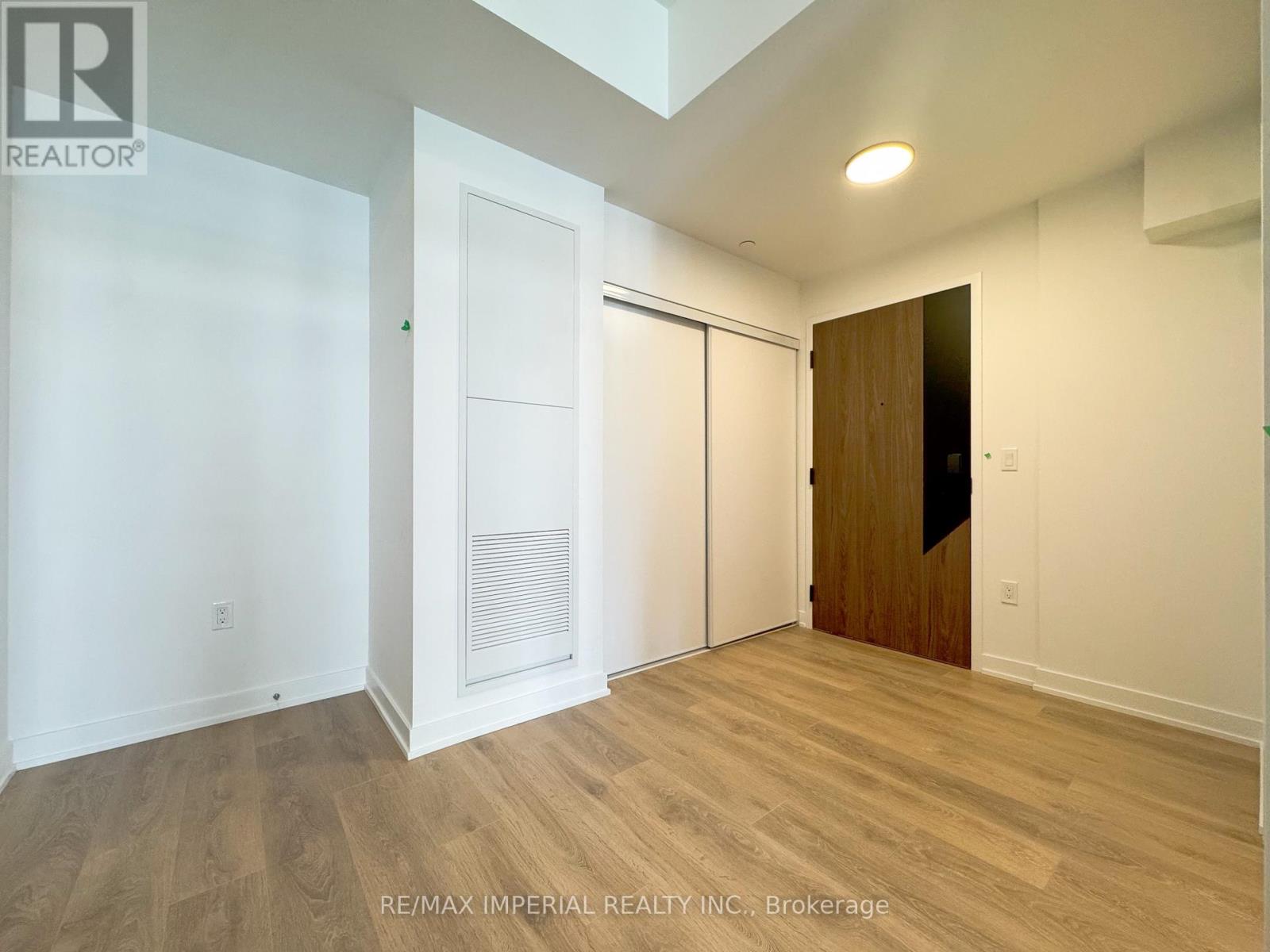 526 - 1037 The Queensway, Toronto, Ontario  M8Z 6C7 - Photo 2 - W12506540