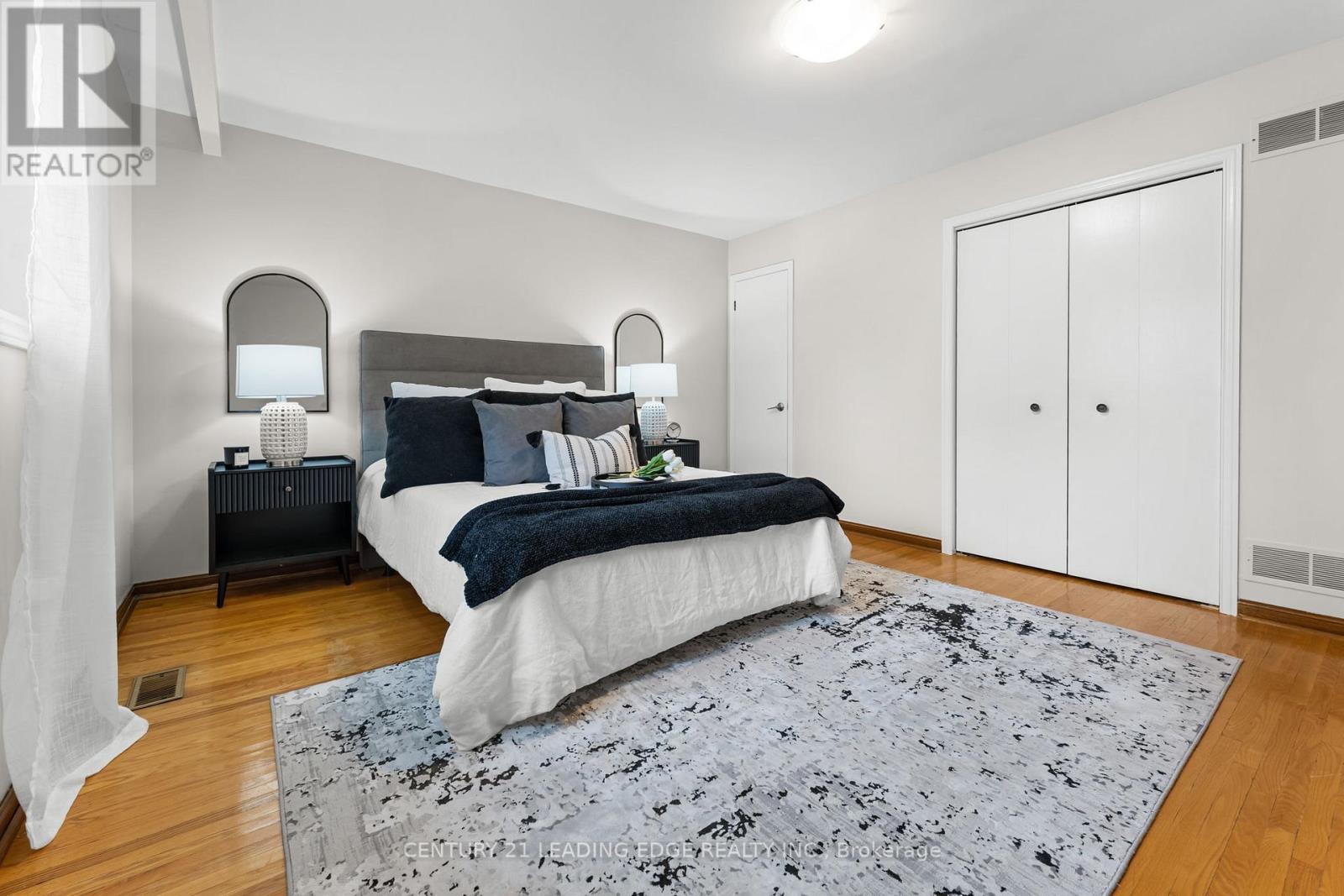 27 Murray Road, Toronto, Ontario  M3K 1T3 - Photo 26 - W12506546