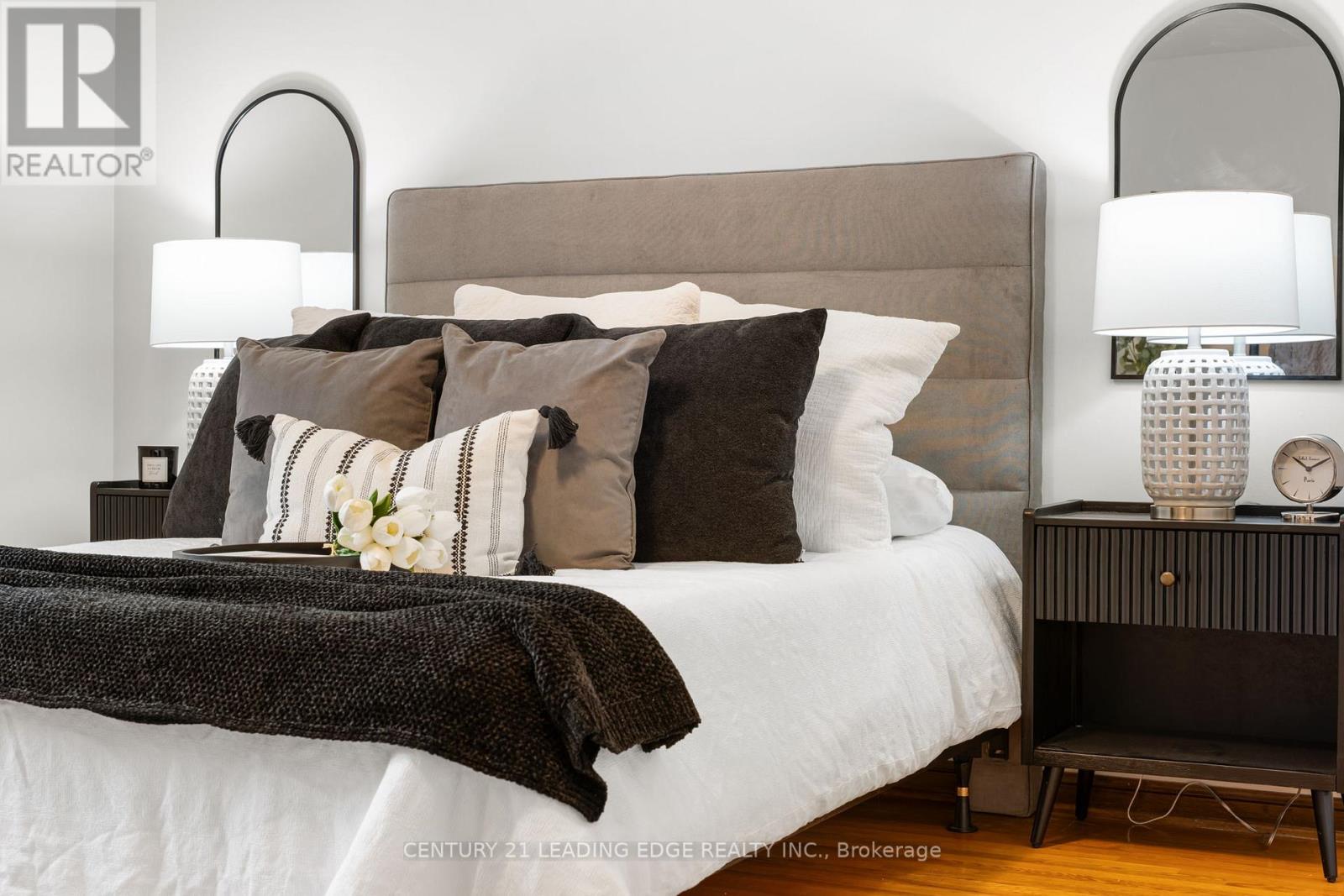 27 Murray Road, Toronto, Ontario  M3K 1T3 - Photo 27 - W12506546