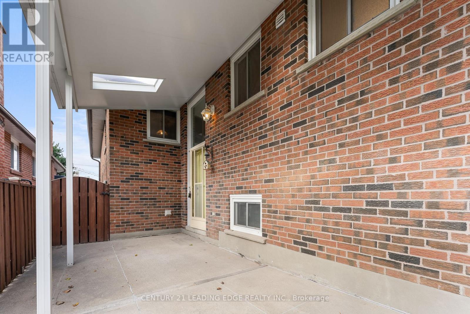 27 Murray Road, Toronto, Ontario  M3K 1T3 - Photo 43 - W12506546