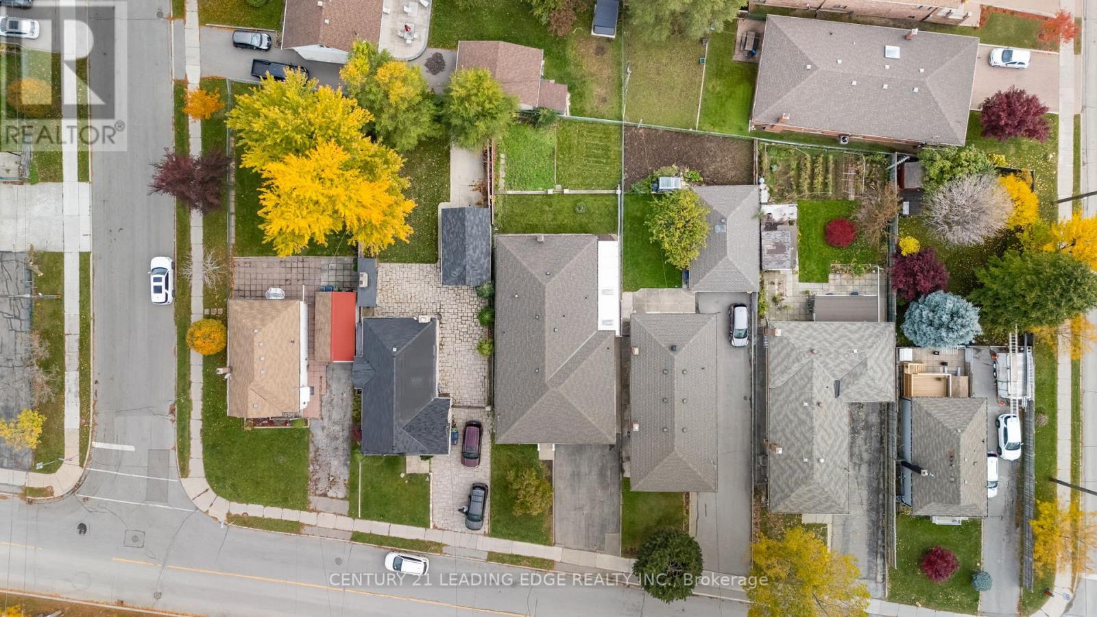 27 Murray Road, Toronto, Ontario  M3K 1T3 - Photo 45 - W12506546