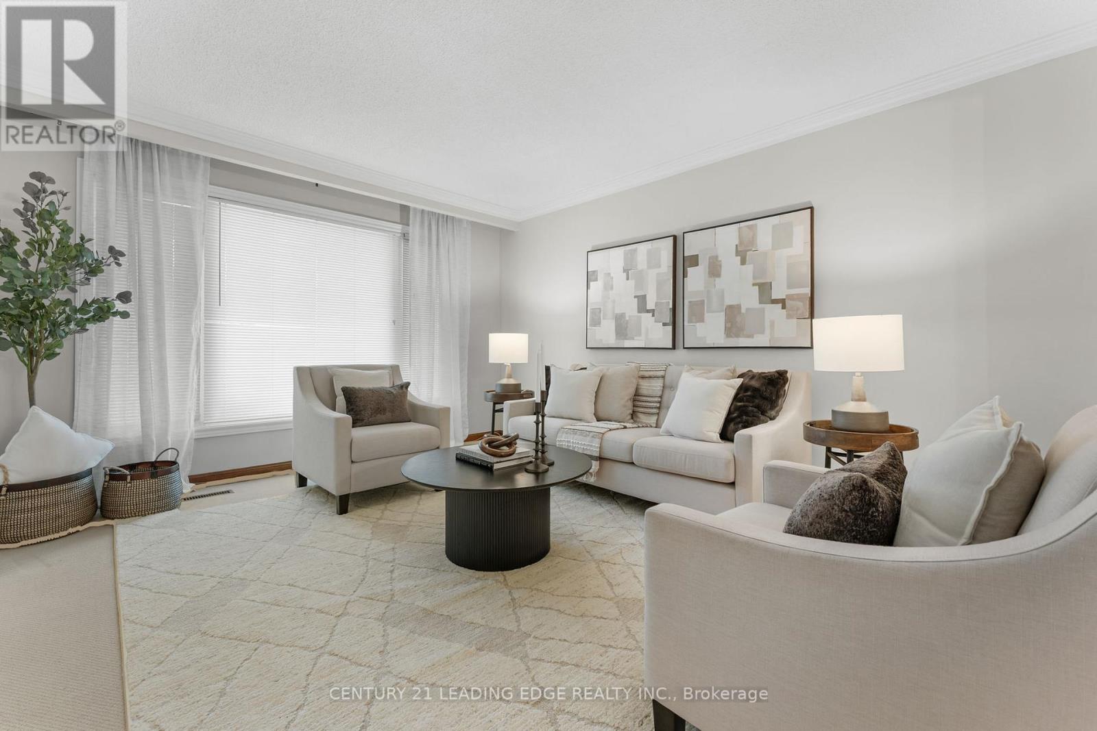 27 Murray Road, Toronto, Ontario  M3K 1T3 - Photo 9 - W12506546